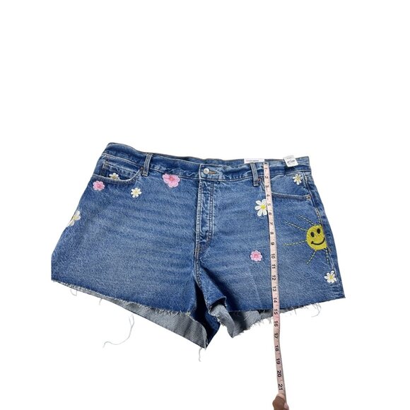 Old Navy Sky-Hi A-Line Denim Shorts Women's Size‎ 22 Floral Embroidery NEW - Picture 6 of 13